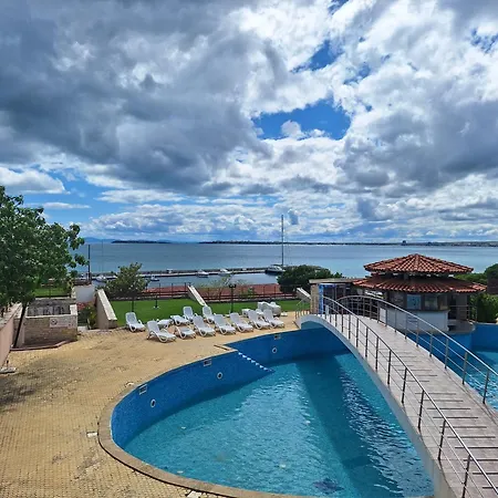 Diamond By The Sea 圣弗拉斯