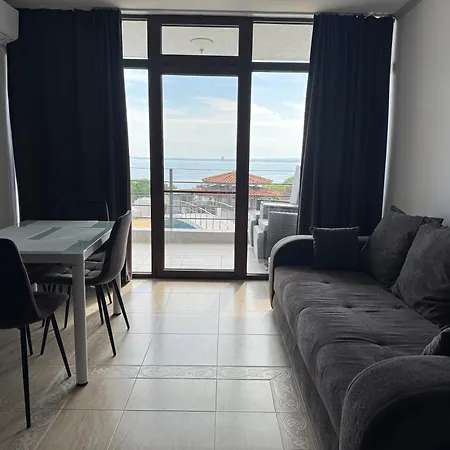 Diamond By The Sea 圣弗拉斯