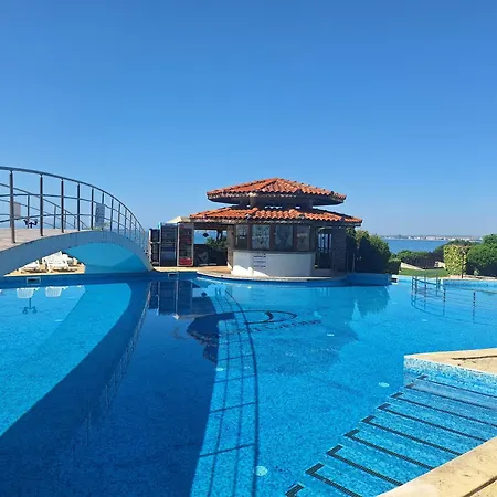 Diamond By The Sea *