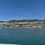 Apartment Diamond By The Sea