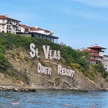 Diamond By The Sea *