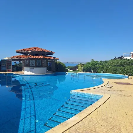 Apartment Diamond By The Sea *