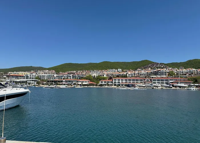 Apartment Diamond By The Sea