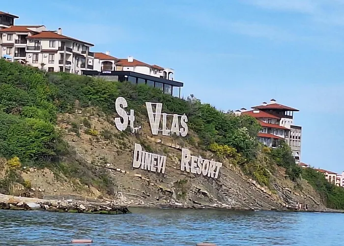 Diamond By The Sea *