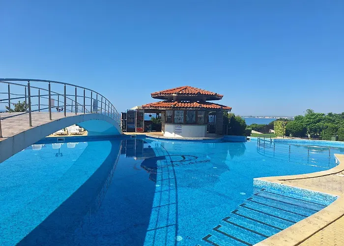 Diamond By The Sea *